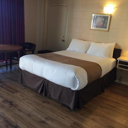 Siesta Motel Olds Dış mekan fotoğraf
