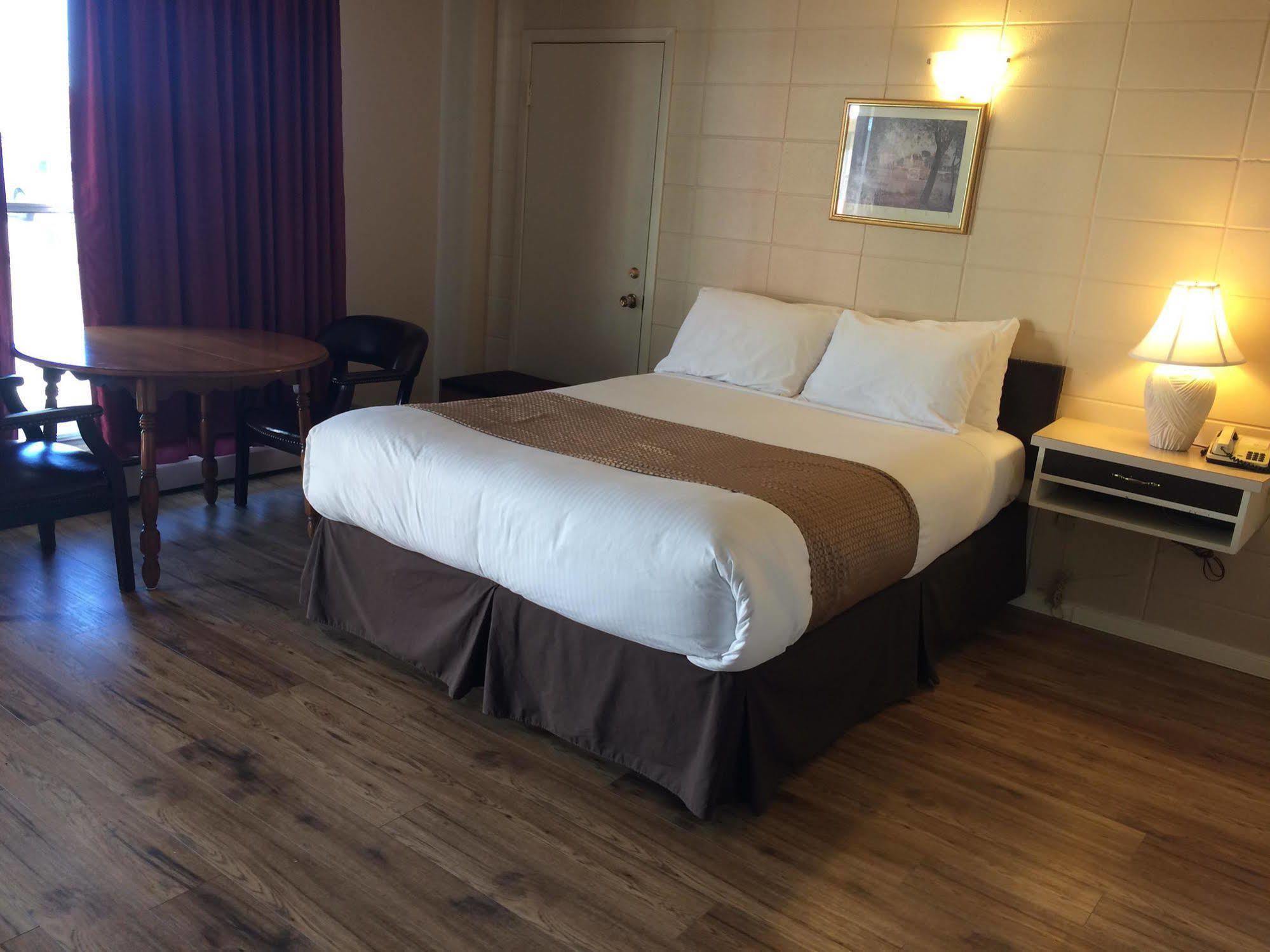 Siesta Motel Olds Dış mekan fotoğraf